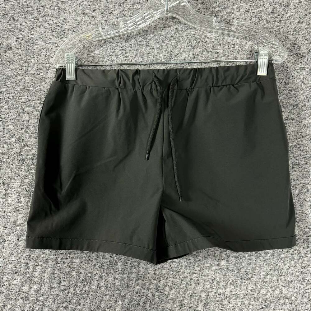 Mountain Khaki Women's Size Small Gray Loch Classic Fit Short